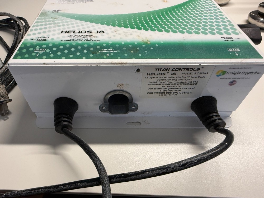 Titan Controls Helios 18, 12-Light 240 Volt Controller
