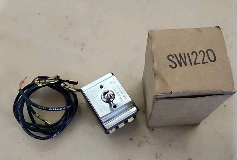 SW 12 20 CARLING INDUSTRIES TOGGLE SWITCH Three Phase 10 Amp Switch
