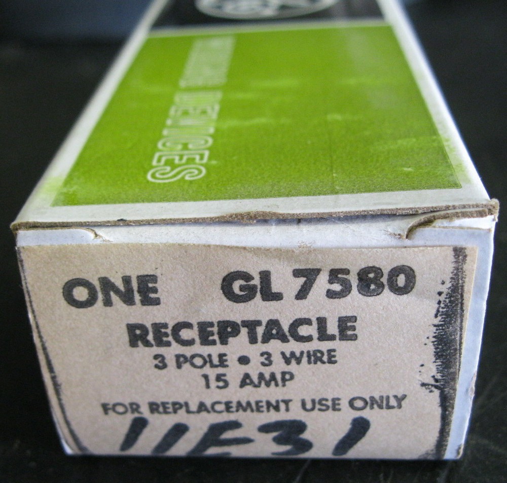 GE GL7580 Duplex Receptacle 3 Pole 3 Wire 10A 250V