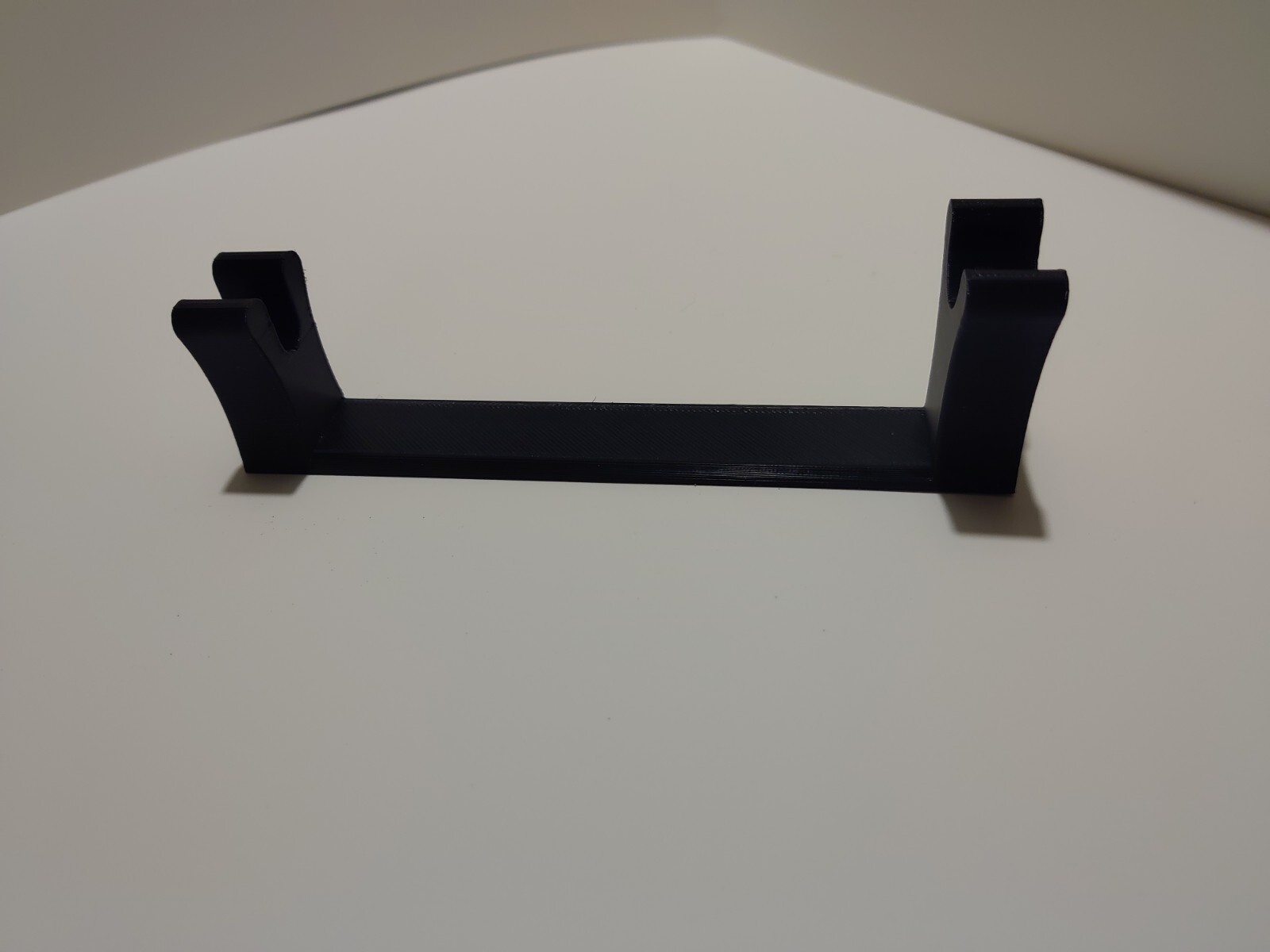 Universal knife display stand