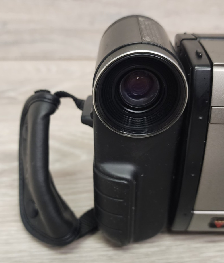 Sharp 8 Viewcam VL-E30 VL-E30U 8mm Video Camera AS IS UNTESTED READ!