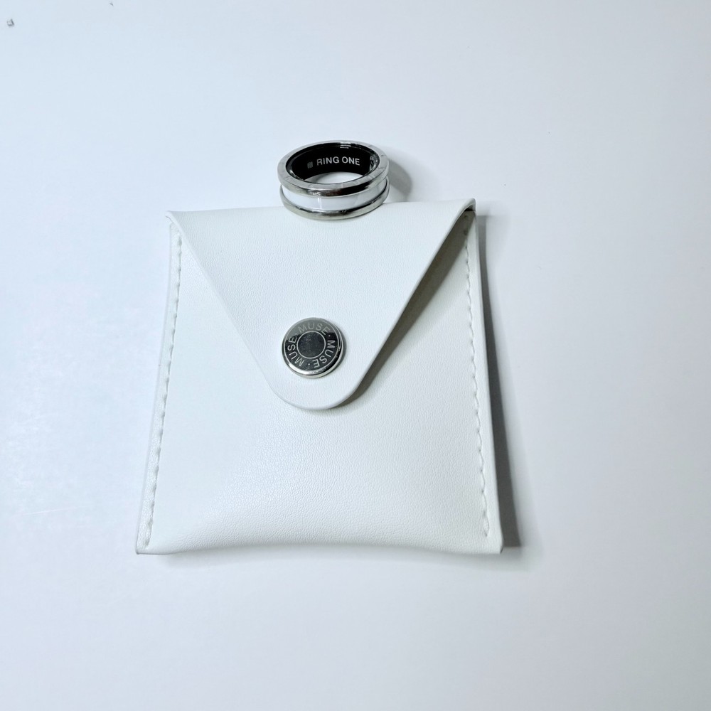 Muse Ring One Smart Ring Titanium &. Ceramic Edition Size 9 - White
