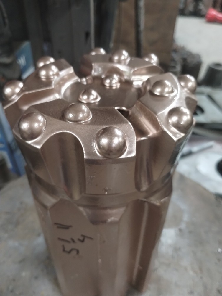 New Sandvik 5 1/4" Retrac Thread Rock Bit