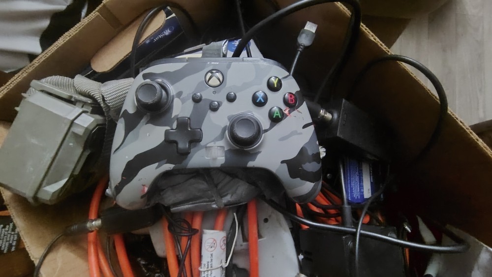 Microsoft Xbox 360 White Console w/ PowerA Controller, Adapters, Xbox One Games