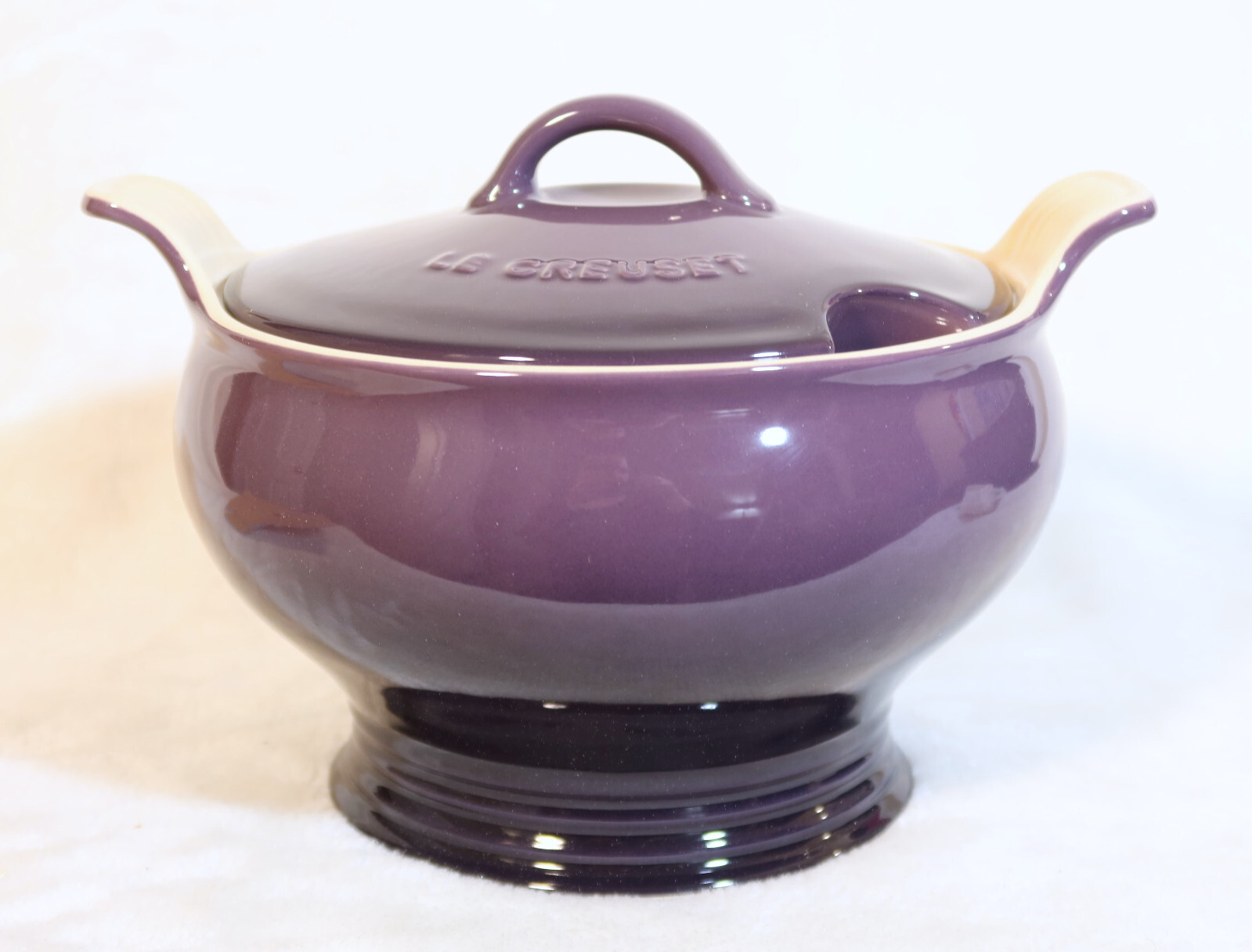 Le Creuset Soupiere Soup Tureen 3 Qt/2.3L Cassis Purple RARE NIB