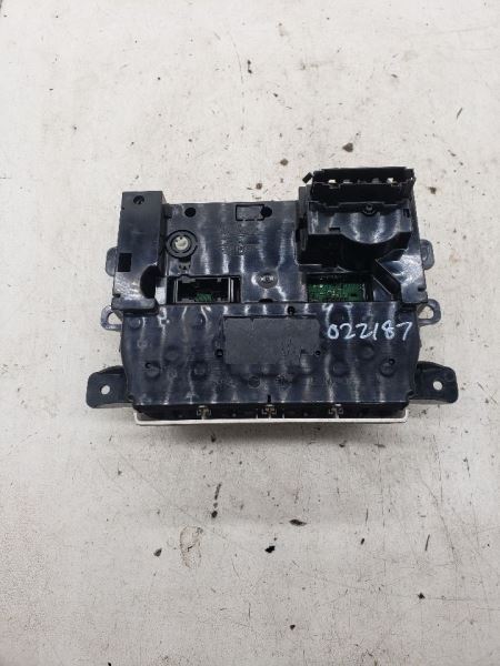 Used A/C Selector Switch fits: 2012 Mini Countryman w/AC w/automatic temperature