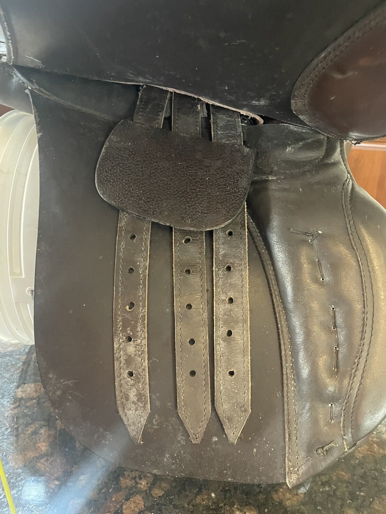 English Saddle 17” Unbranded