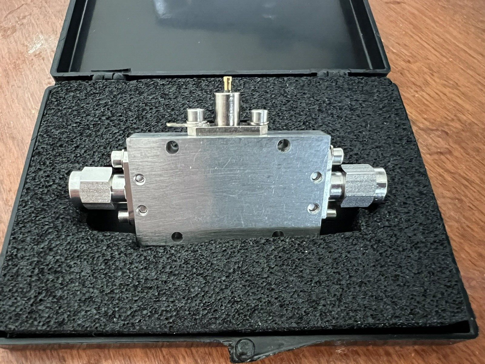 Avantek ACT5-211-3 Amplifier