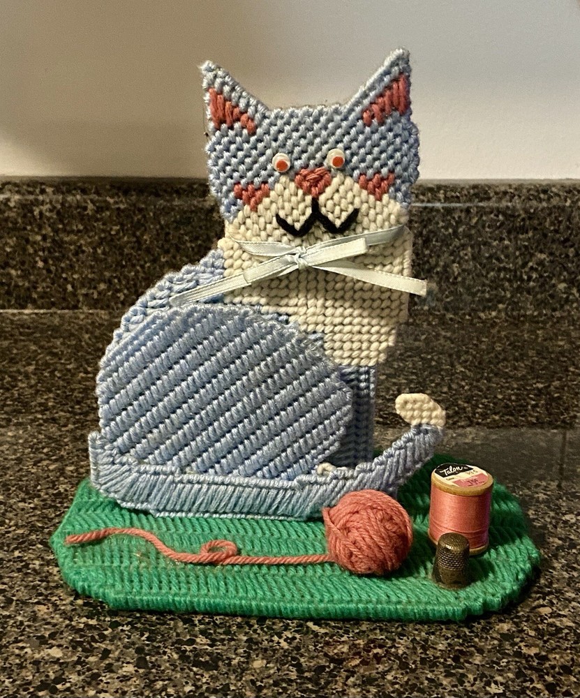 Vintage Plastic Canvas Cat