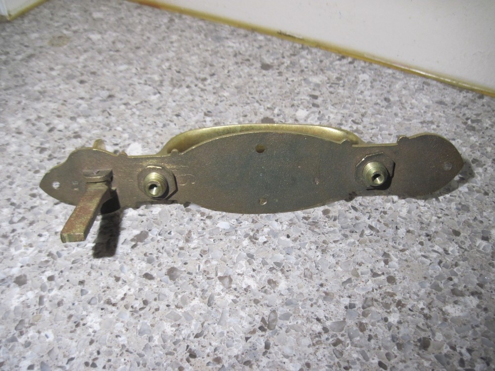 Vintage Solid Brass Door Pull Handle with Thumb Latch #9 / 9-1/8"