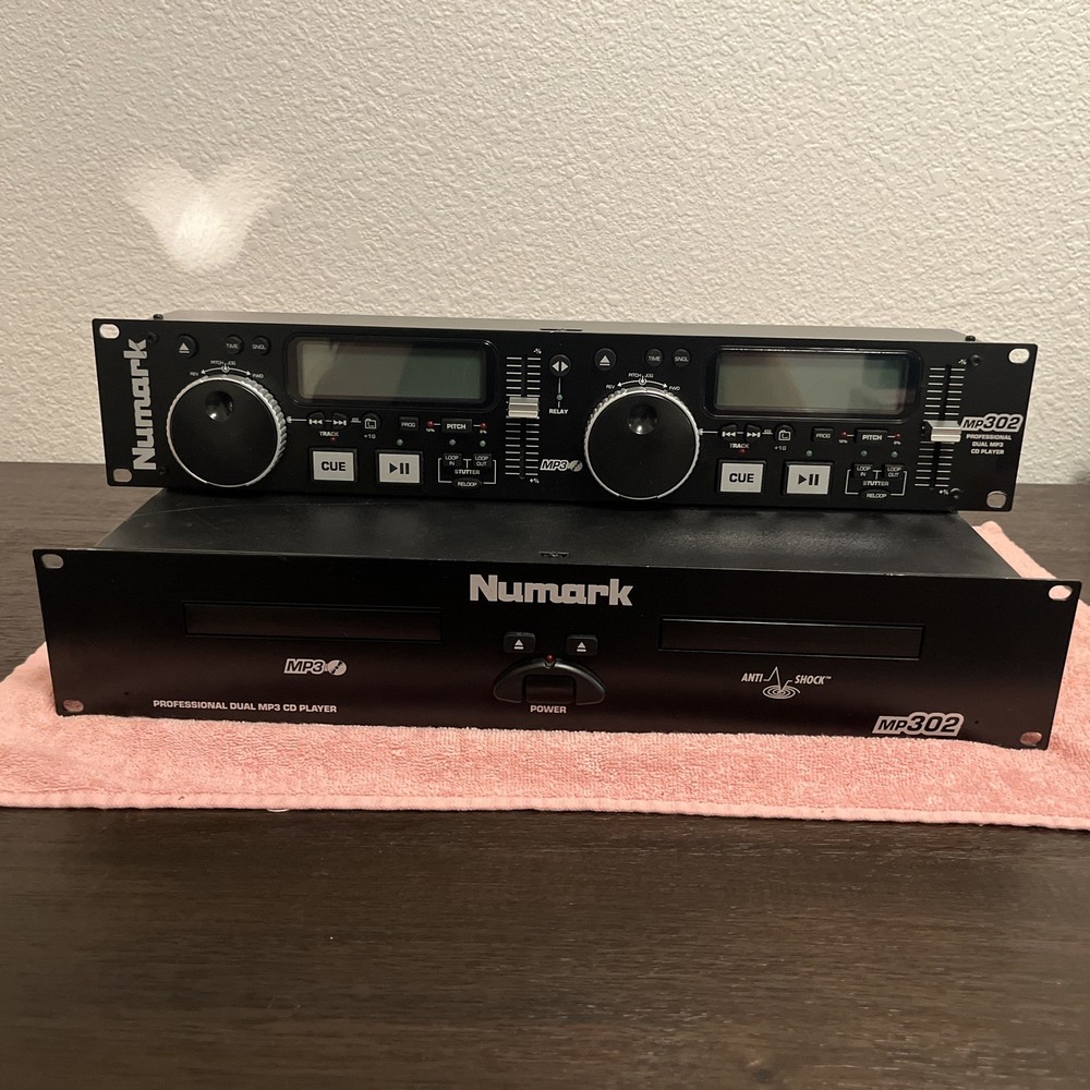 NUMARK MP302 Professional Dual MP3 CD Player With Controller. Rack-mount.