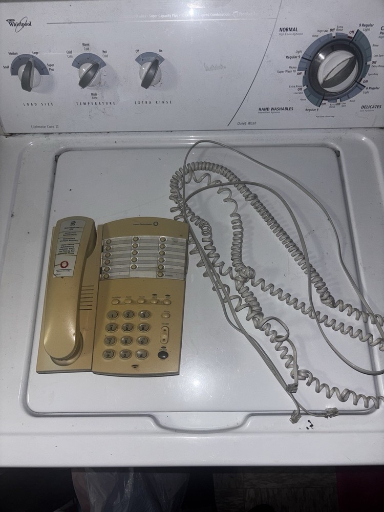 AT&T / Lucent Technologies 922 Two-Line Speakerphone with Base