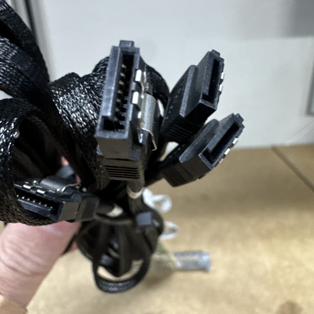 Adaptec ASR 6805 E 128MB RAID Controller Card PCIe SATA/SAS + Cables