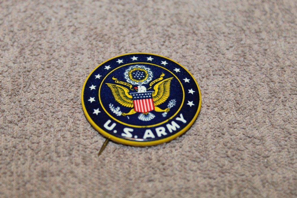 Original WW2 U.S. Army Eagle Crest Metal Button w/Rear Attachment Pin, Minty !