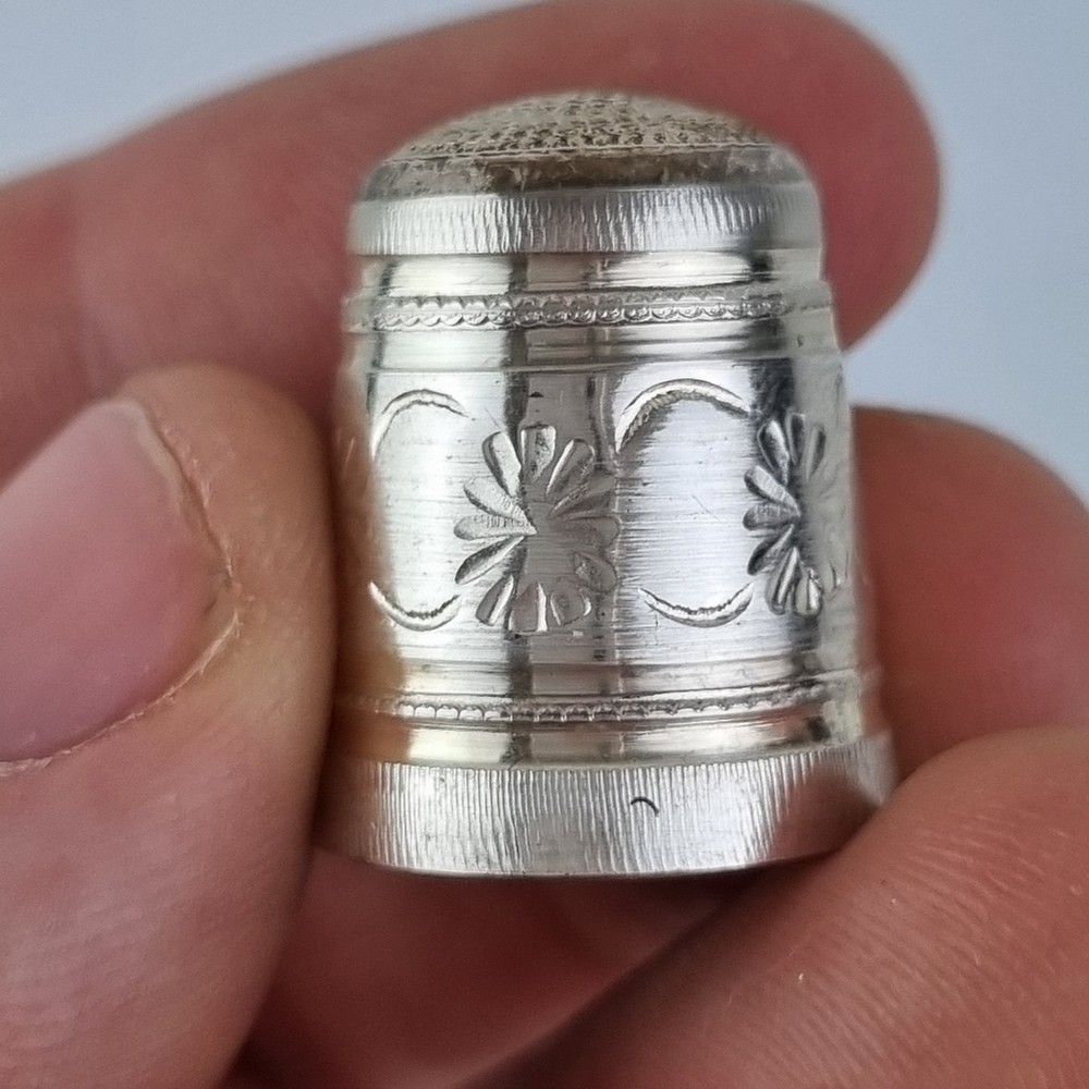 Solid Silver Thimble Birmingham 1999 Swann Thimbles