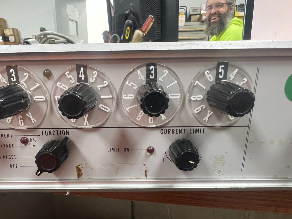 👀 FLUKE 341A DC VOLTAGE CALIBRATOR