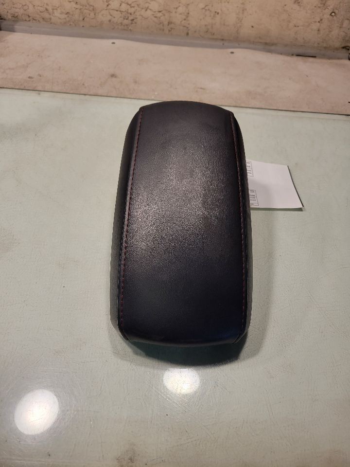 COROLLA 2023 CONSOL ARMREST