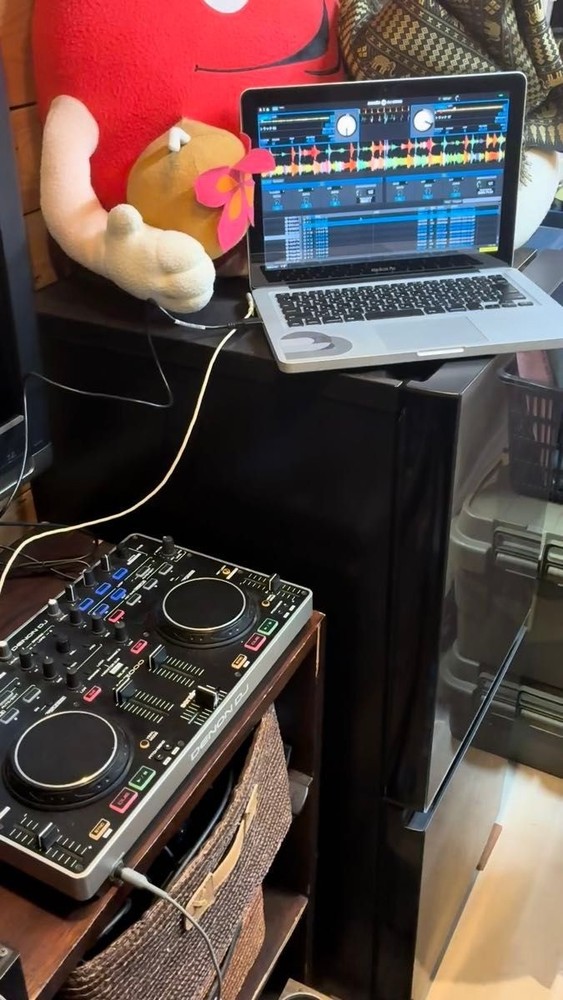 Denon DJ MC2000 2-Channel DJ Controller Serato DJ Lite Beat Sync Scratch Tested