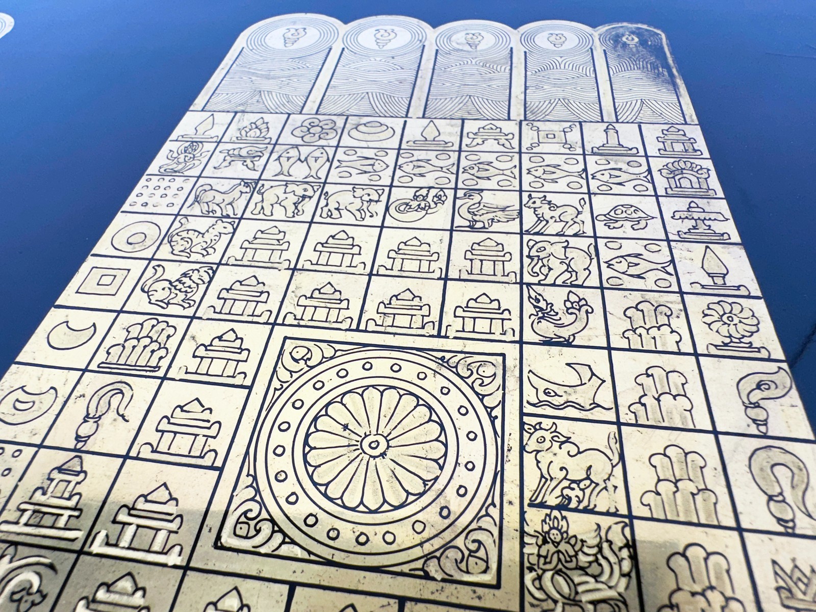 Large Burmese Gold Leaf Buddha Footprint Lacquer Panel Altar Art Zen Decor 18"