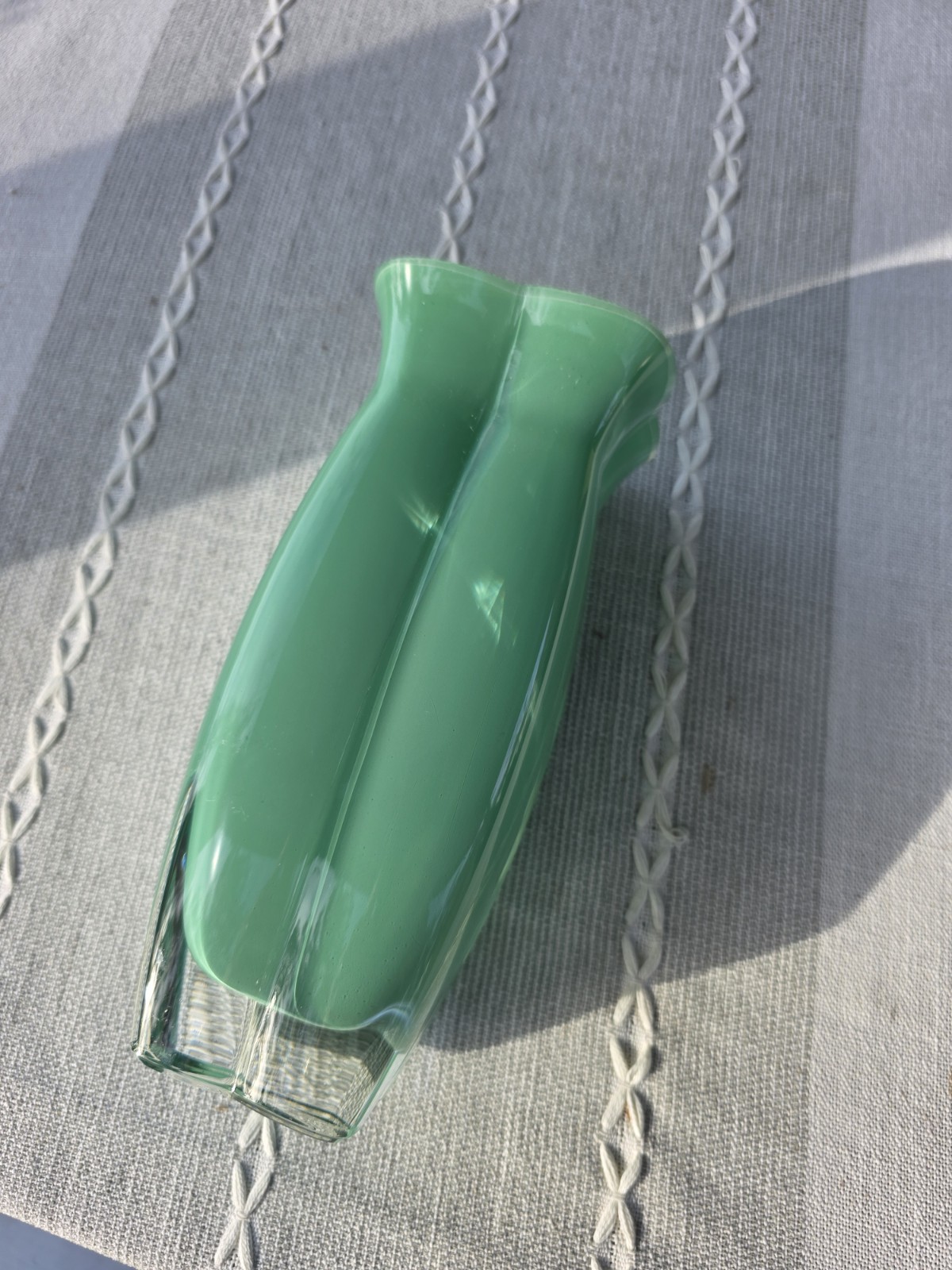 VTG Sasaki Crystal Handcrafted Spring Green Art Glass Vase 8.75" Japan Modern