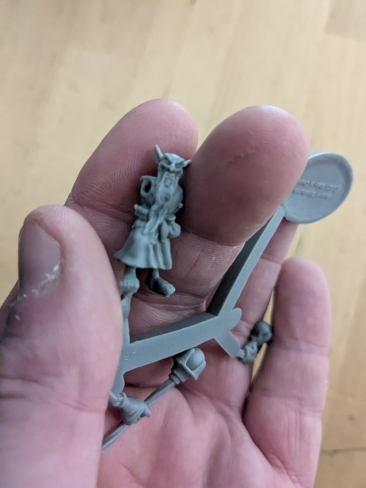 Reaper Bones Grixus, Goblin Wizard