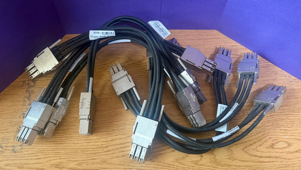 Lot of 8 Cisco StackWise STACK-T1-50CM Stacking Cables, 800-40403-01