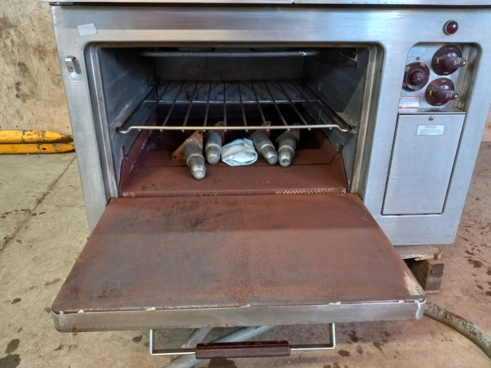 General Electric CR40 Griddle Top Range