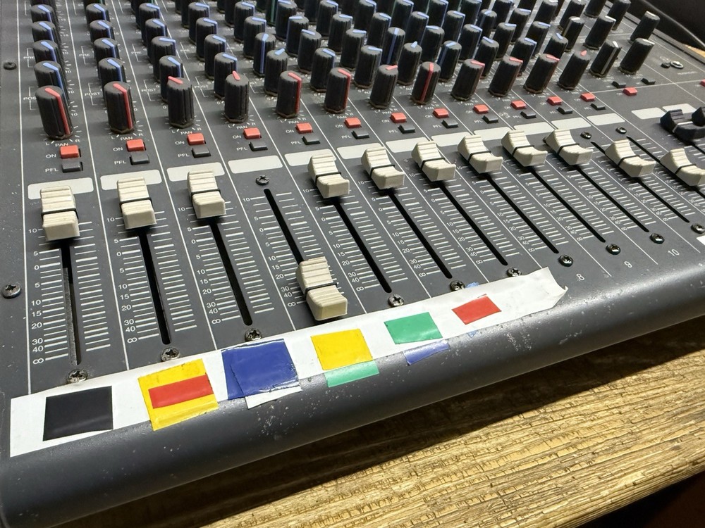 Inter-M CMX-1242 professional mixing console