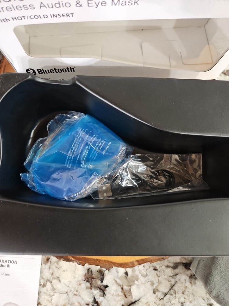 Brookstone Wireless Bluetooth Audio Relaxation Eyemask - New Box