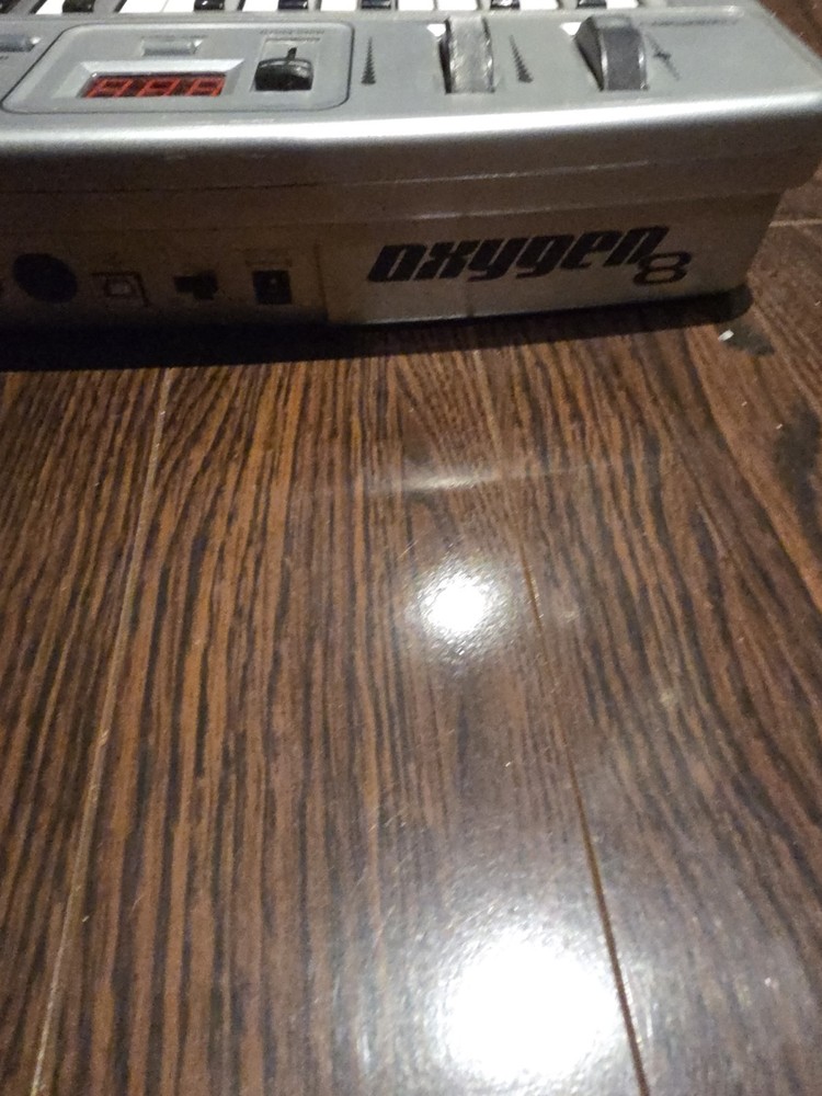 Midiman Oxygen 8 MIDI 25-Key M-Audio Mobile Two Octave Keyboard USB Controller