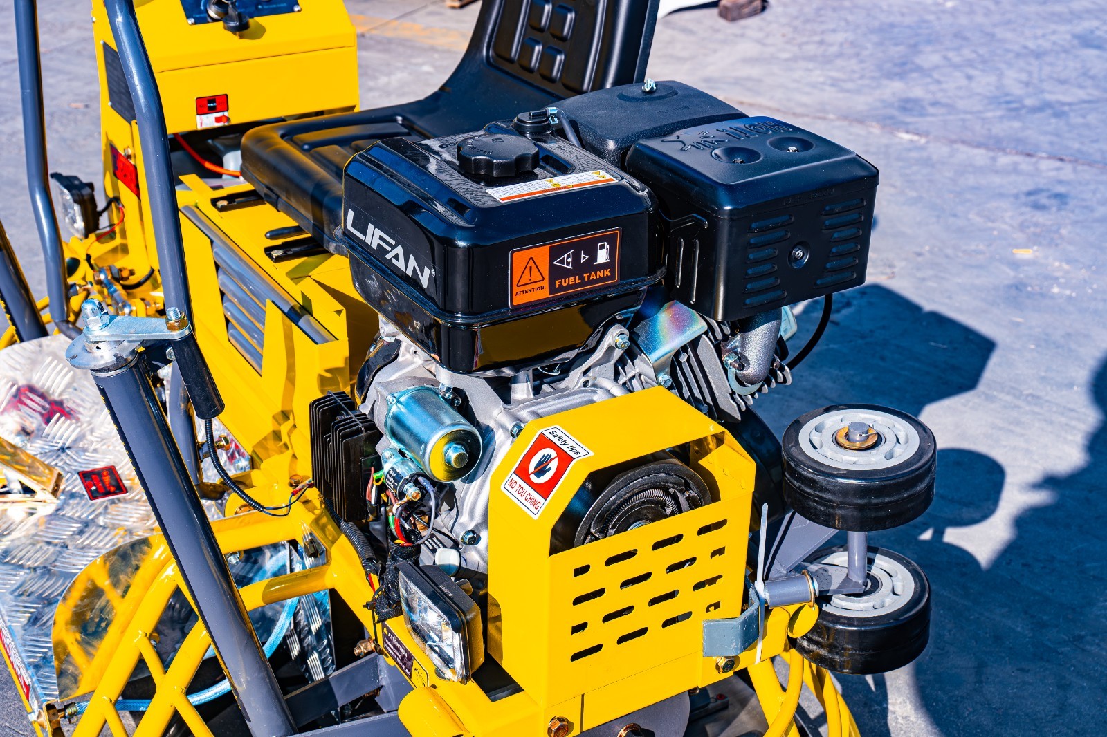 Ride-on Trowel Machine Concrete Road Surface Finisher, New