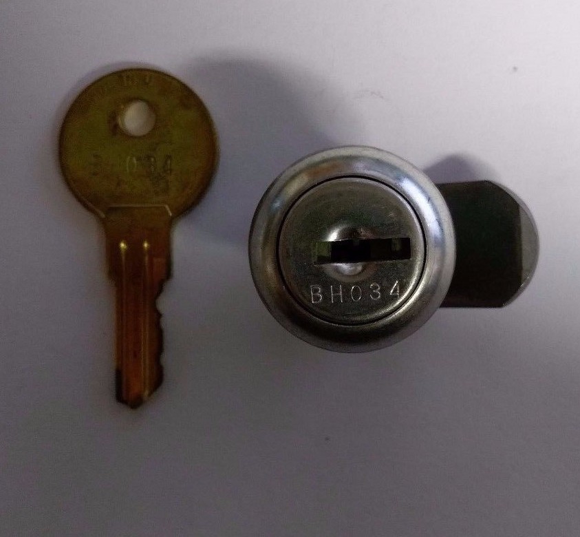 KEY #BH034 W/ LOCK FOR USE ON (TOOLBOXES,MAILBOXES,DESKS,SAFES)