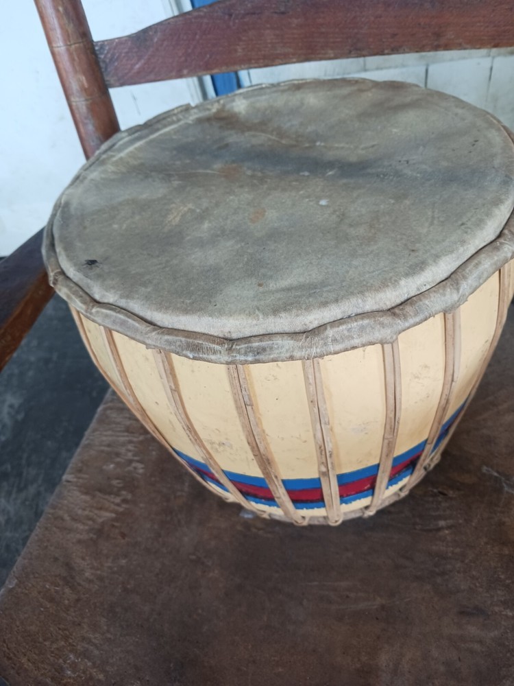 **AWESOME VINTAGE NATIVE TRIBAL PAINTED RAWHIDE DRUM TALKING DRUM NICE""