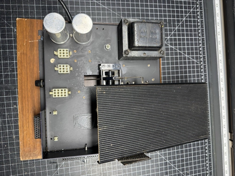 lowery solid state amplifier With Petal