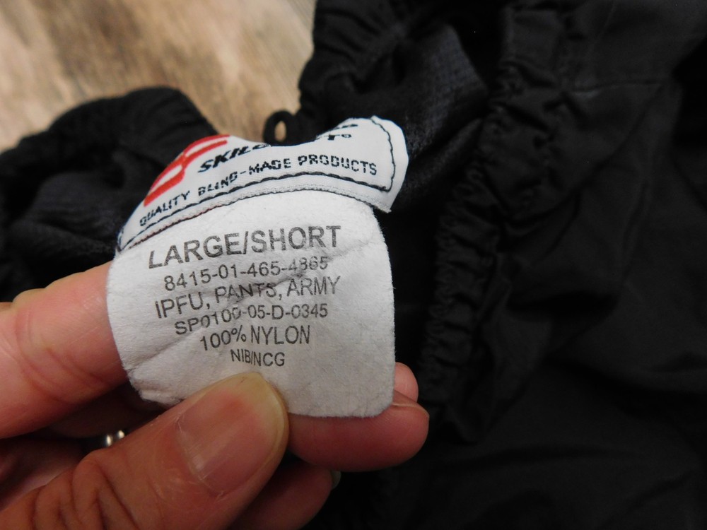 US ARMY IPFU PANTS SIZE LARGE - SHORT