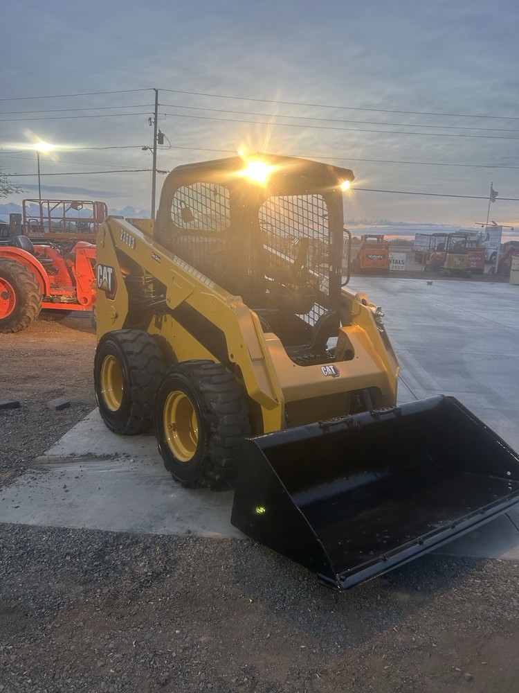 CAT SKID STEER 236D