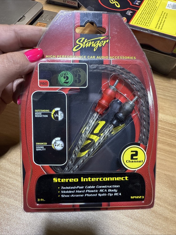 Stinger 3Ft. Stereo Interconnect Twisted-Pair Cable Construction SPI223, 2 Chann
