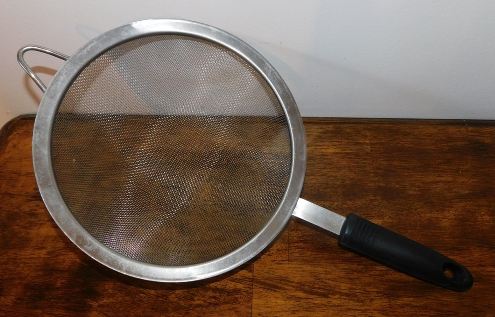 Vintage Round Black Plastic Handle Kitchen Strainer Colander