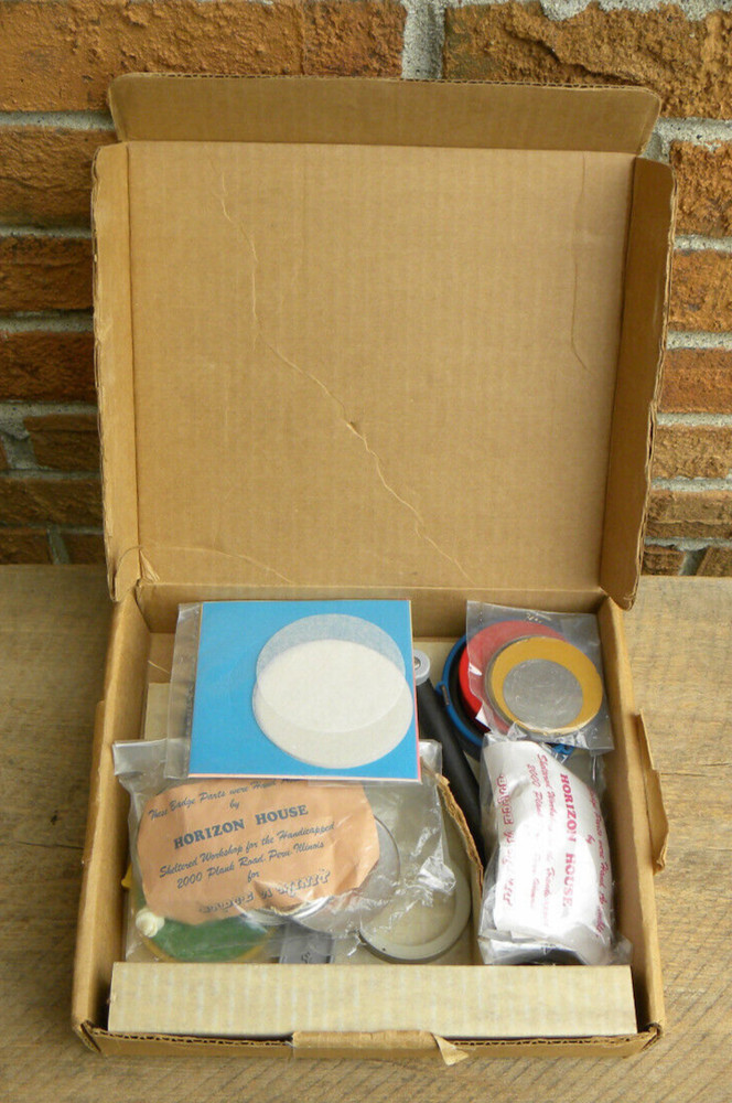 Badge-A-Minit Hand Press Button Maker w/ Accessories