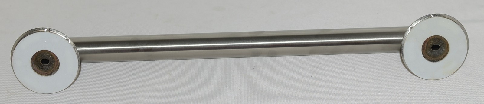 Moen YG0818BN Arris 18 Inch Designer Grab Bar Brushed Nickel