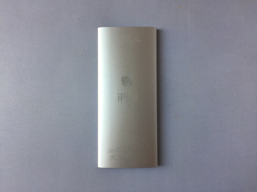 Apple Ipod Nano 4th Generation Silver (8gb) mint