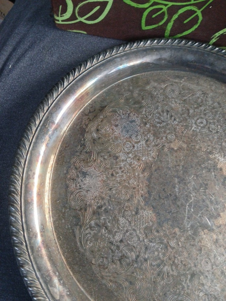 WM Rogers Silverplate Round Serving Tray Style 871