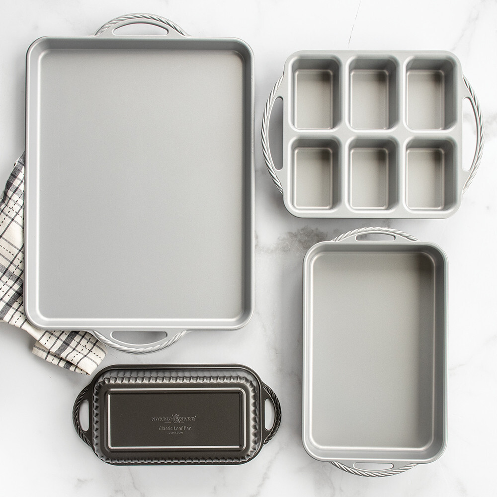 Nordic Ware ProCast 7" x 11" Baking Pan