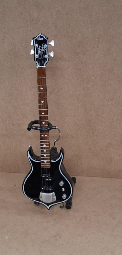 GENE SIMMONS MINIATURE GUITAR NEW VINTAGE FREE STAND KISS