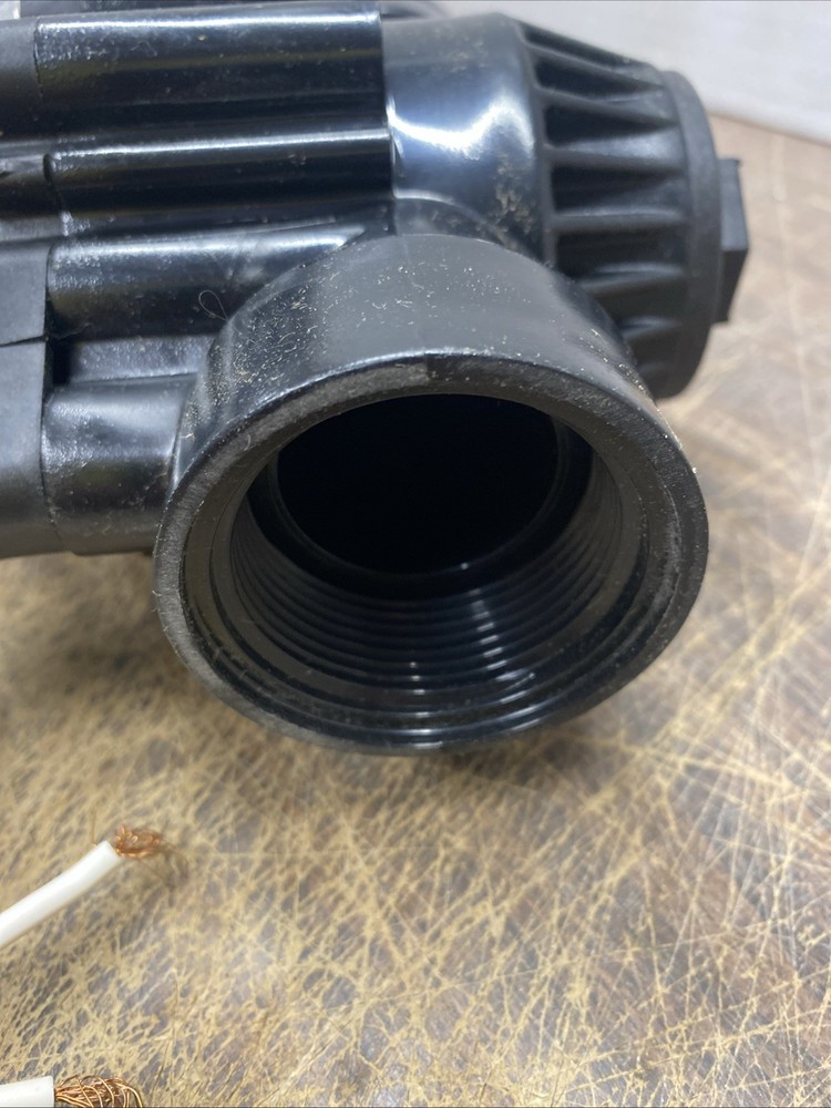 Rain Bird Threaded Flow Valve 1 1/2" HD-05