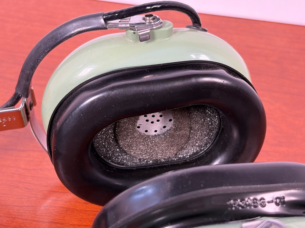 David Clark H10-30 Aviation Headset Dual Plug With Microphone Untested