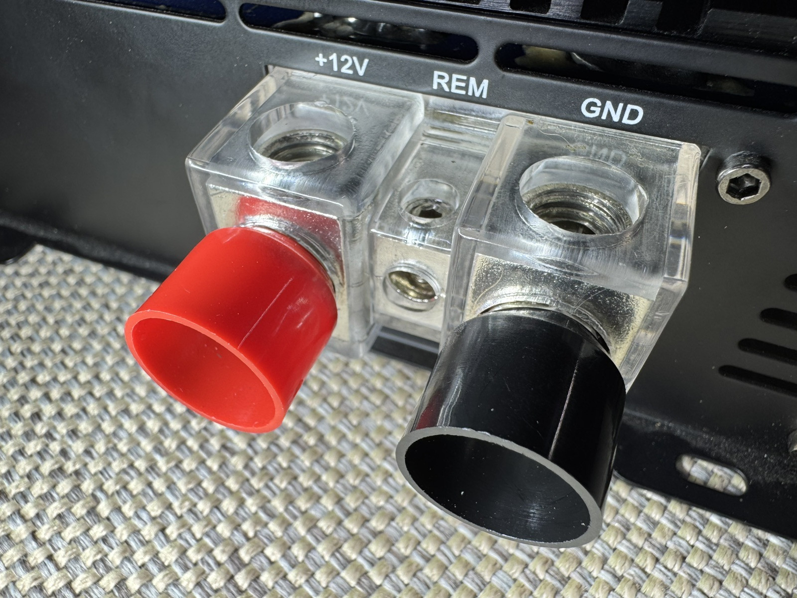 1/0 Oversized Ferrules (pack of 4) (fits into car amplifiers w/o being crimped)