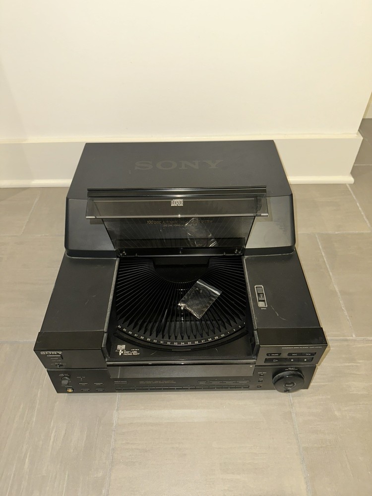 Sony CDP-CX100 CD Changer 100 Disc Player