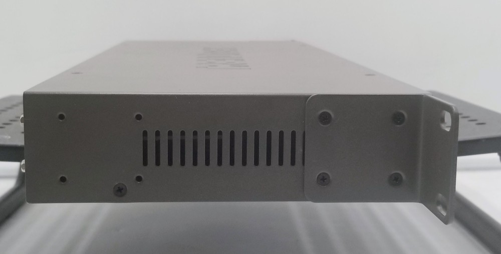 TRENDnet (TK-1603R) 16-Ports Rack-Mountable KVM / USB switch