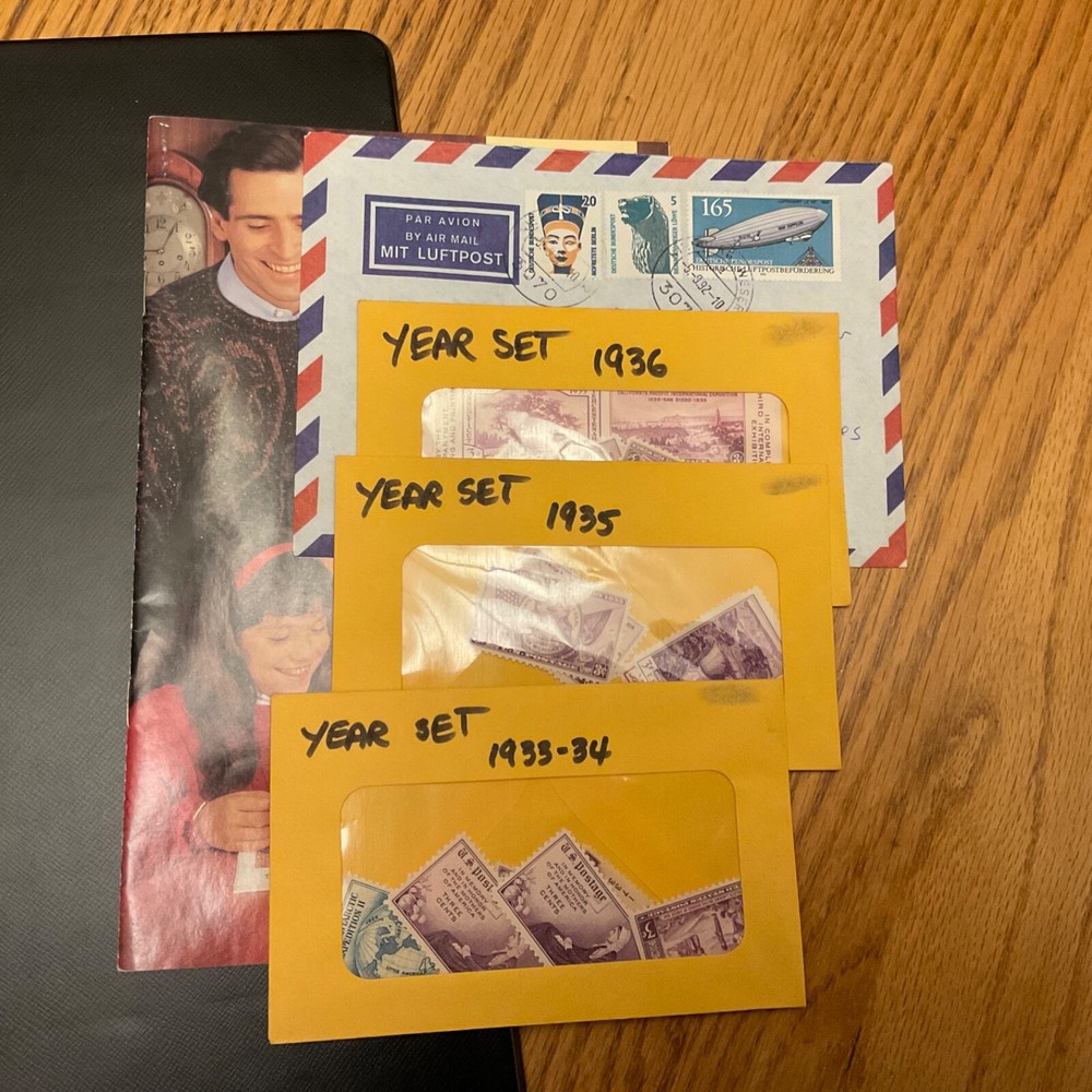 Scott MINUTEMAN STAMP ALBUM w/ about 300 Stamps inside album VERY NICE COND.